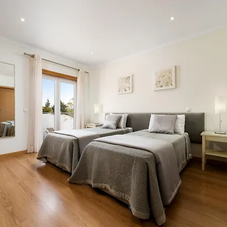 Ocean View Luxe Poolside Retreat Albufeira